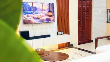 Family Apartment, Balcony, City View | Living area