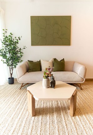 Smart TV - Relax by the 30,000 m² Crystal Lagoon – Stylish 2BR Apt. 5 min drive Downtown PC (punta cana)