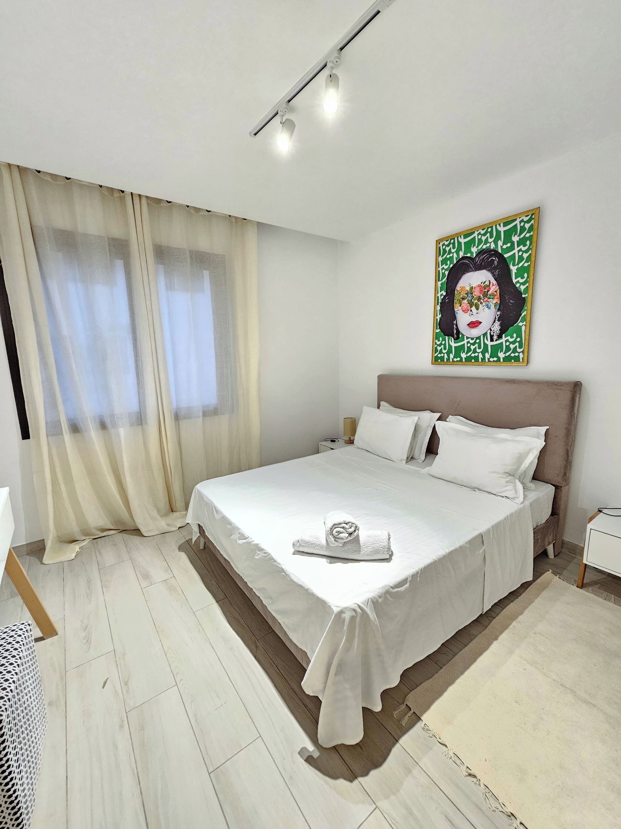 2 bedrooms, iron/ironing board, Internet, bed sheets