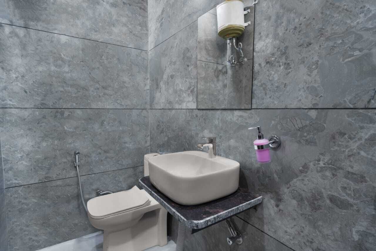 Free toiletries, towels, soap, shampoo