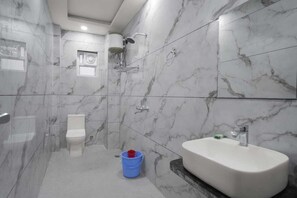 Free toiletries, towels, soap, shampoo - SG Royal Portico (Haridwar)