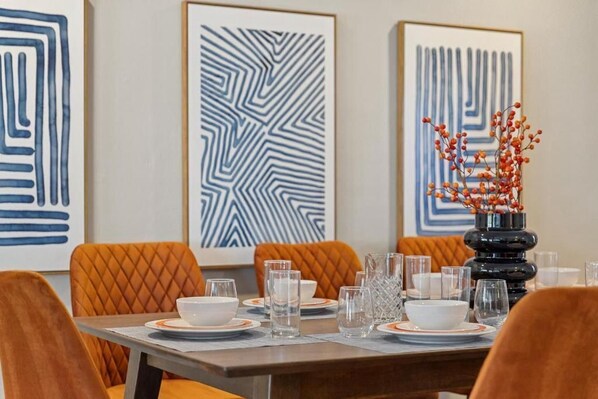 Familiehus - 4 soveværelser - hawaiiansk terrasse - udsigt til kanal | Spiseområde