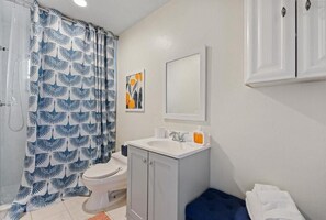 Family House, 4 Bedrooms, Lanai, Canal View | Bathroom - Port Charlotte Waterfront Home (Port Charlotte)