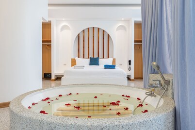 Downtown Oasis Pool Villa Collection – Premium Private Stay Near Walking Street