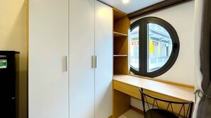 豪華雙人房, 陽台 | 衣櫃