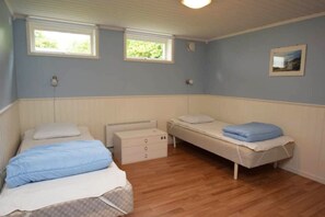 3 bedrooms, free WiFi - Spacious cottage in Svanesund near beach and grocery store | SE09163 (Svanesund)