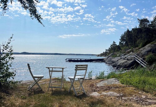 Dog-friendly cottage with boat & private jetty on Tjörn | SE09170