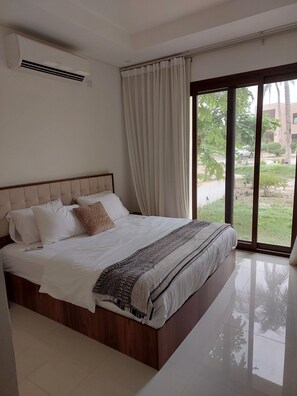 Iron/ironing board, free WiFi - Royal Hawana Apartment salalah (Salalah)