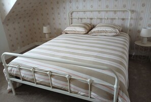 Bügeleisen/Bügelbrett, Bettwäsche