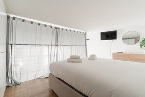 2 chambres, fer et planche à repasser