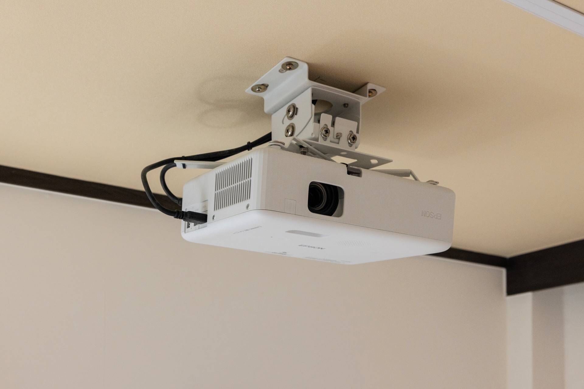 Movie | Sängtillbehör av högsta kvalitet, individuell inredning och unika möbler