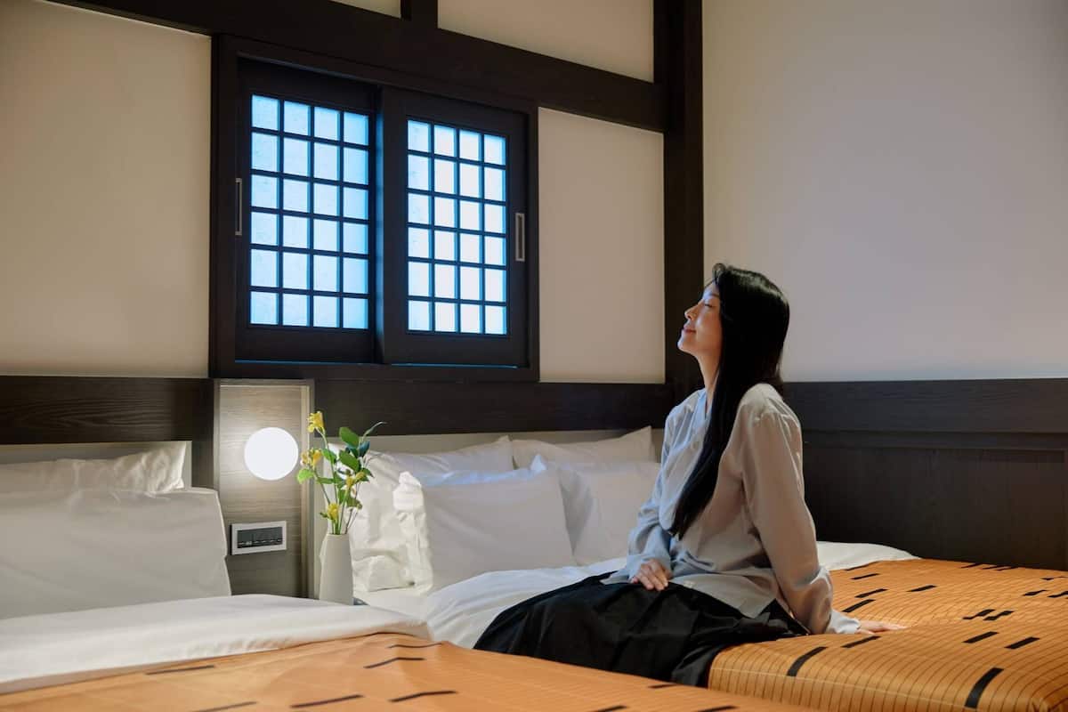 Signature tvåbäddsrum | Sängtillbehör av högsta kvalitet, individuell inredning och unika möbler