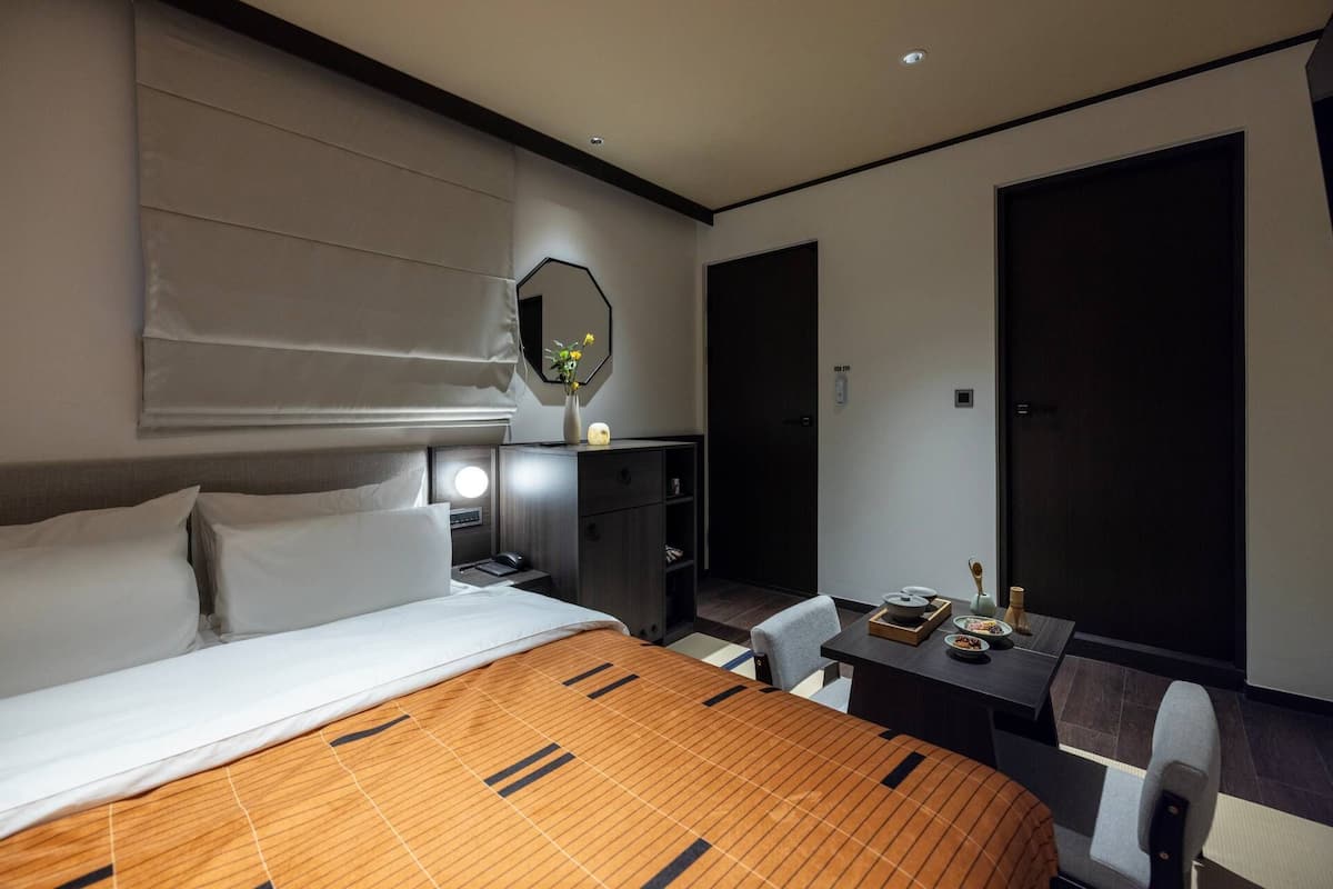 Deluxe Room | Blackout curtains, soundproofing, free WiFi
