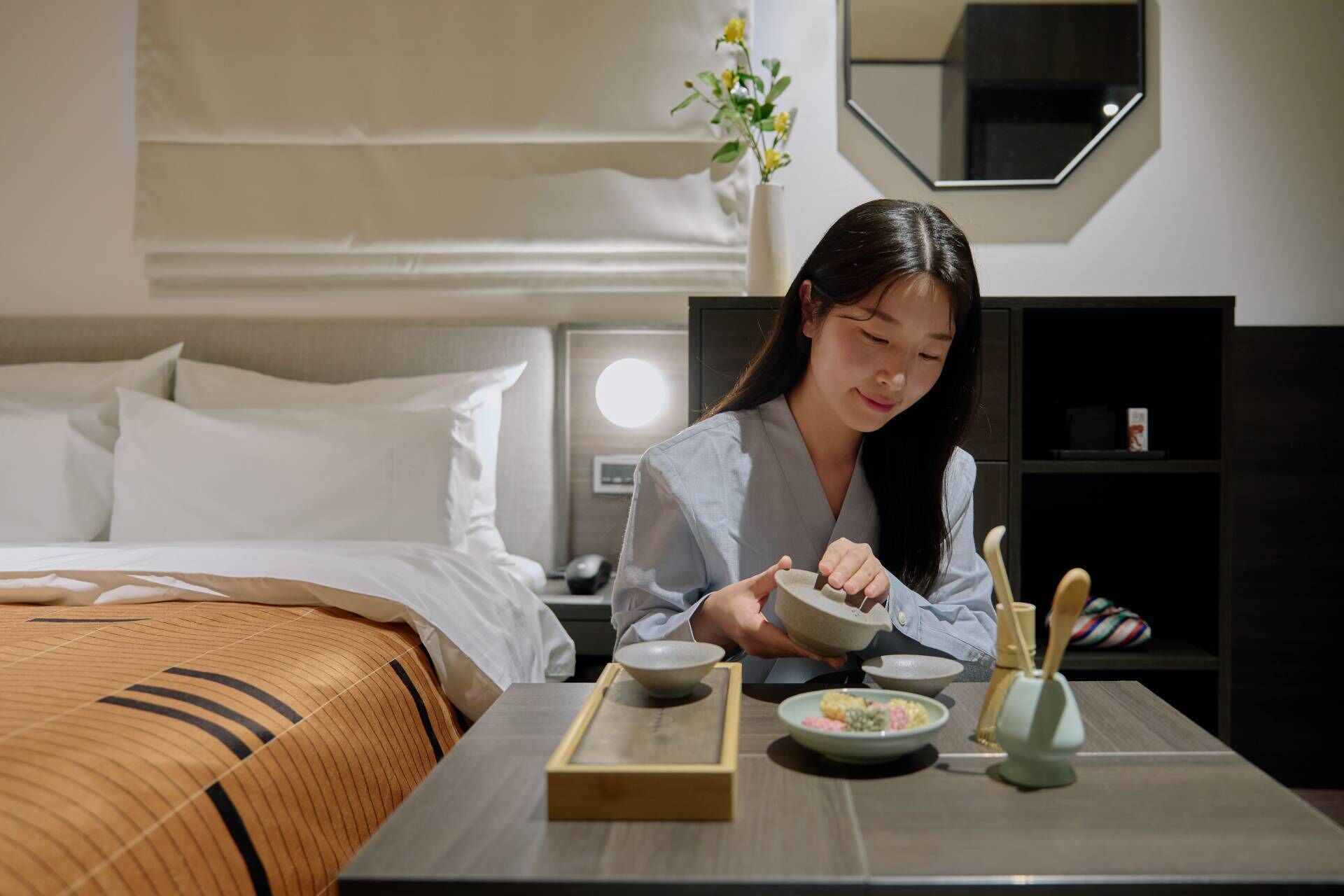 비즈니스룸 | 고급 침구, 각각 다른 스타일의 인테리어, 각각 다르게 가구 비치, 책상