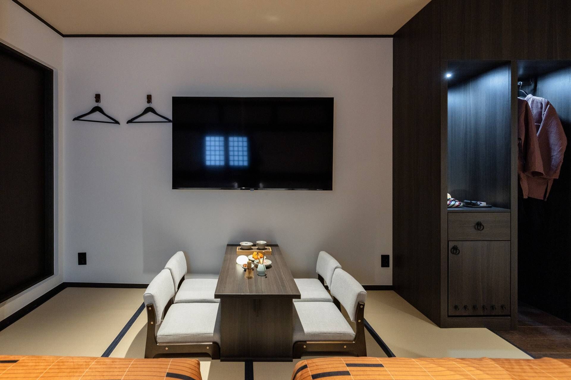 Signature-Zweibettzimmer | Hochwertige Bettwaren, individuell dekoriert, individuell eingerichtet