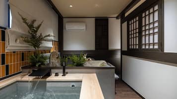 Signature Spa | Banheira de hidromassagem particular