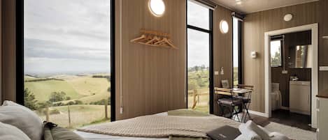 1 bedroom, bed sheets