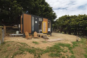 Exterior - Sunset Hill  by Tiny Away (Foster North)
