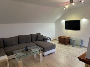 Living area - Beautiful apartment on top floor, lake view (Bilice)