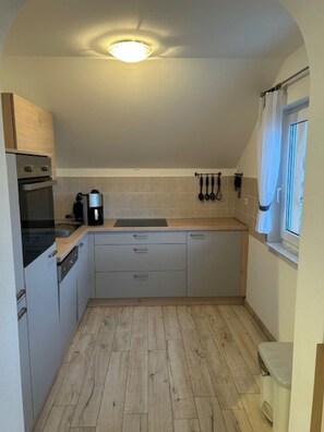 Private kitchen - Beautiful apartment on top floor, lake view (Bilice)