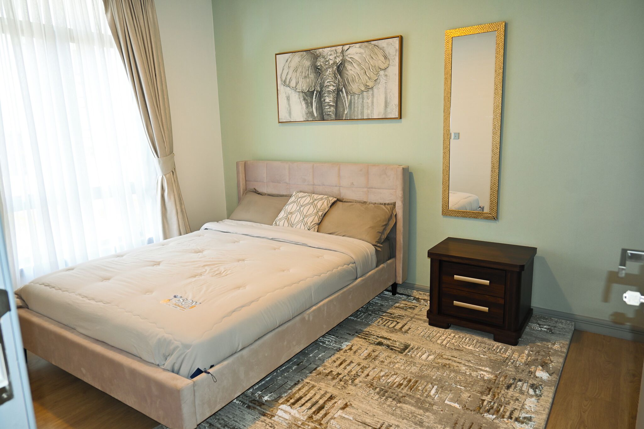 3 bedrooms, iron/ironing board, internet, bed sheets