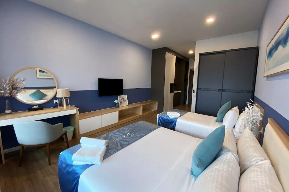 Comfort-Dreibettzimmer | Schreibtisch, Bügeleisen/Bügelbrett, kostenloses WLAN