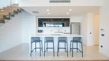 Microwave, stovetop, dishwasher, cookware/dishes/utensils