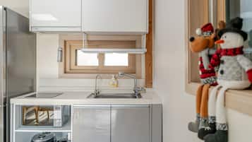 Basic Room, 1 Bedroom (Entire house) | 1 bedroom, free WiFi