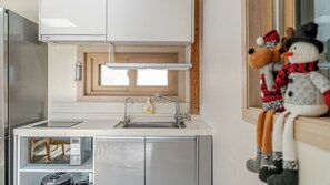 Basic Room, 1 Bedroom (Entire house) | 1 bedroom, WiFi (free)