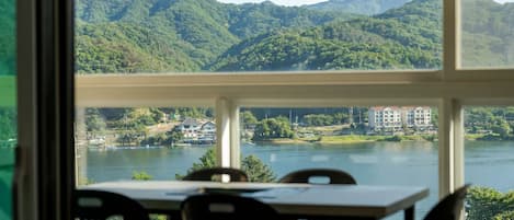 1 camera, Wi-Fi gratuito