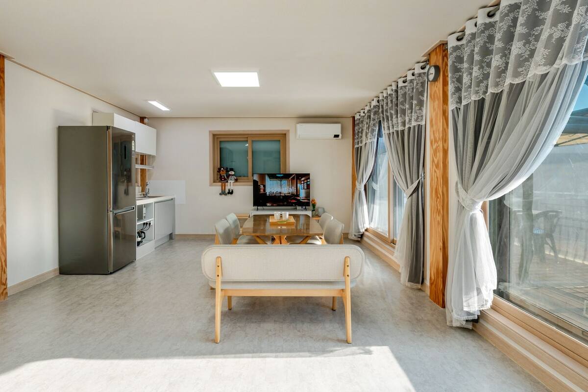 Basic Room, 1 Bedroom (Entire house)