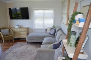 Living area - Seaside Oasis with Park Views | Walk to Beach & Local attractions. (Seabird)