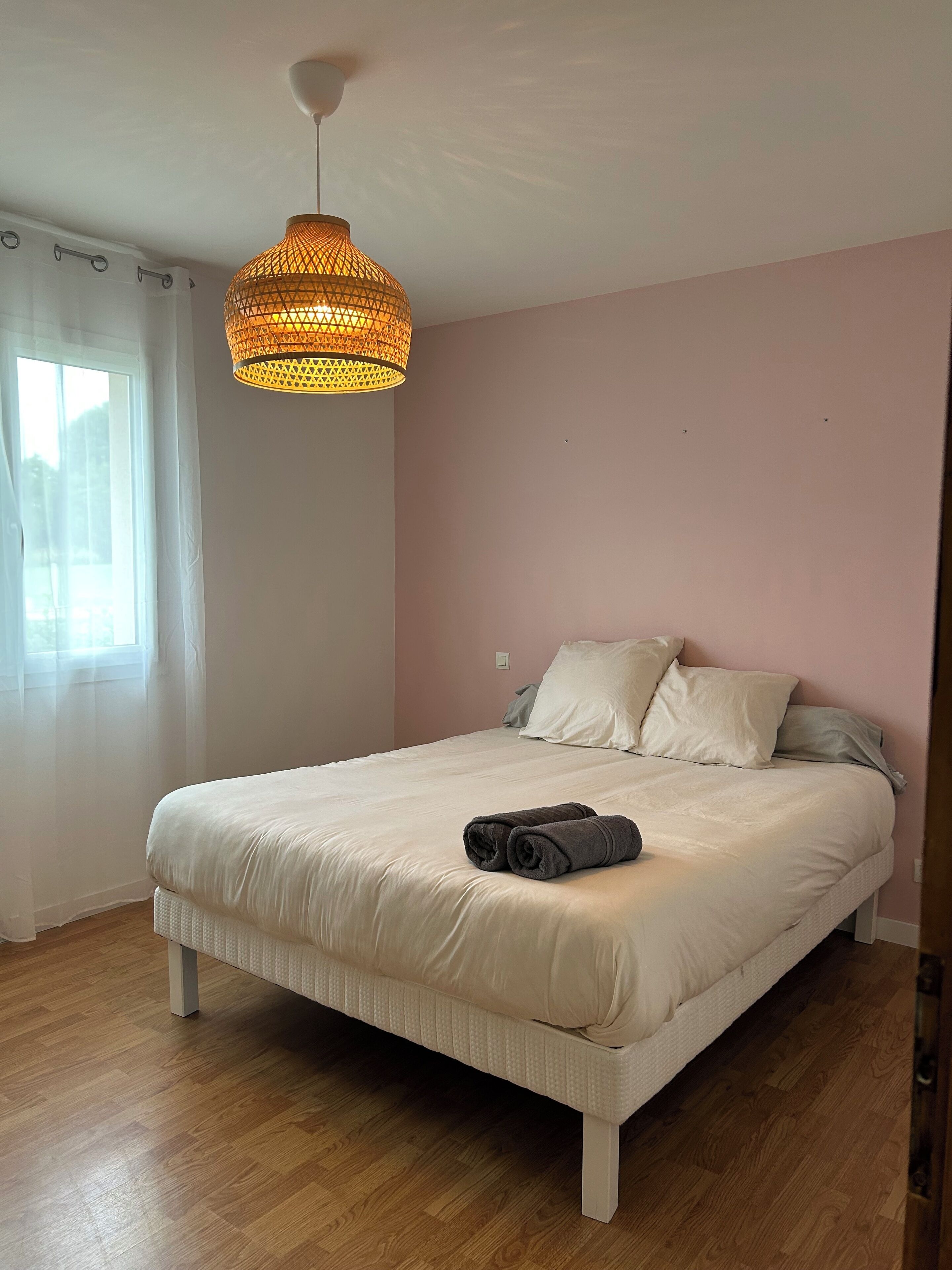 4 makuuhuonetta, Wi-Fi, vuodevaatteet