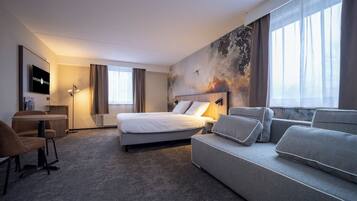 Tabla de planchar con plancha, wifi gratis, ropa de cama