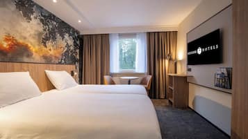 Tabla de planchar con plancha, wifi gratis, ropa de cama