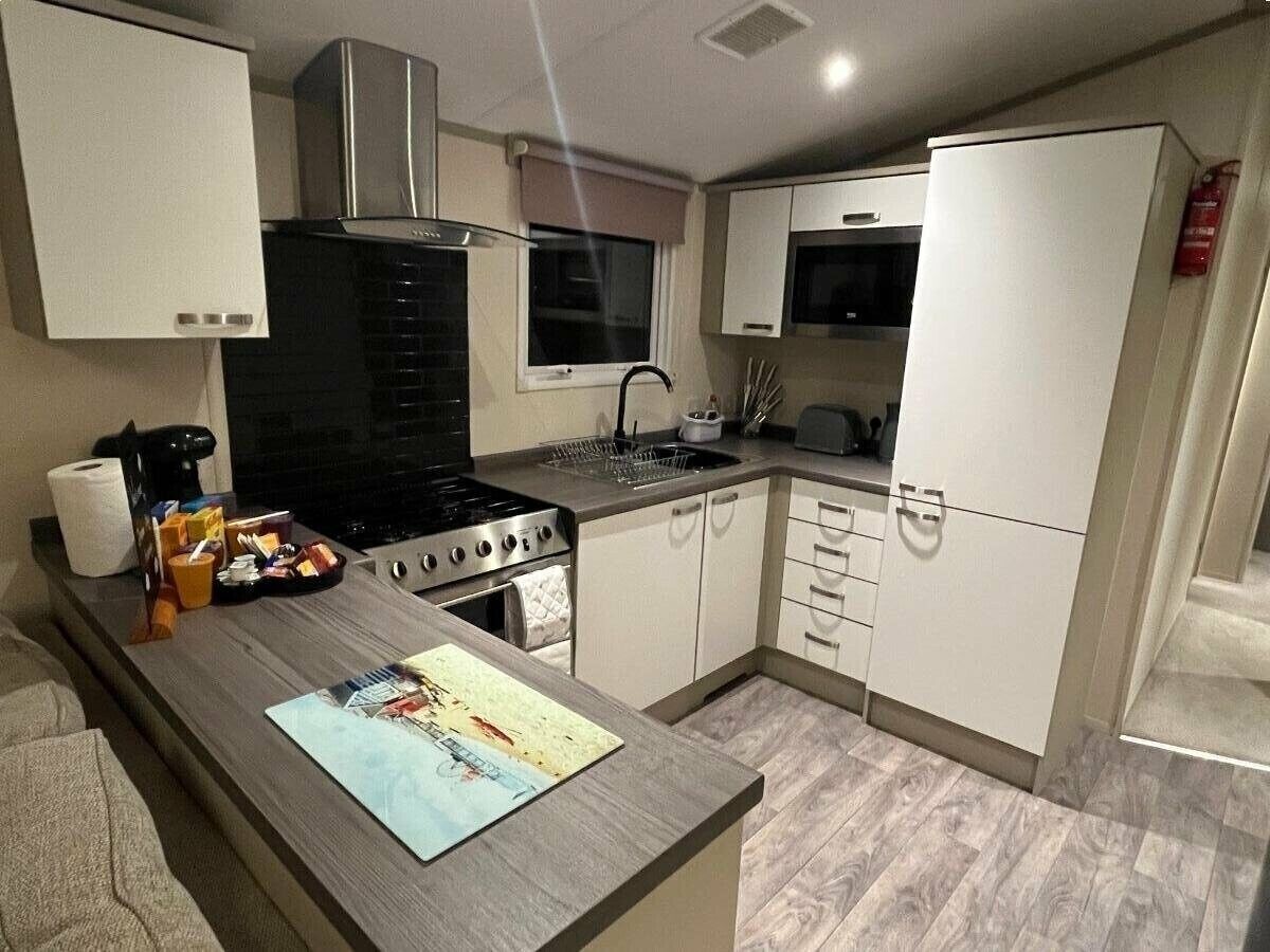 Cookware/dishes/utensils