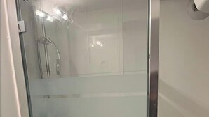 Bathroom - Like a little house in Paris (Paris)