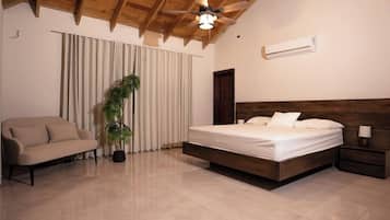 Desk, iron/ironing board, WiFi, bed sheets