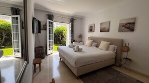 2 bedrooms, iron/ironing board, WiFi, bed sheets - EL PRESIDENTE - Ibiza style in ultra comfortable residence (Cancelada)