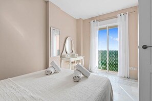 2 bedrooms, iron/ironing board, WiFi, bed sheets - Los Hidalgos Seaview Pool and relax (Manilva)