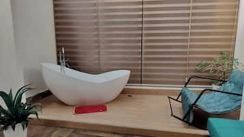 Bureau, espace de travail pour ordinateur portable, Wi-Fi gratuit