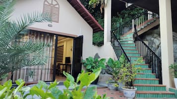 ห้องแฟมิลี่ทริปเปิล, วิวภูเขา | โต๊ะทำงาน, พื้นที่ทำงานแบบใช้แล็ปท็อป, Wi-Fi ฟรี