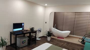 ห้องดีลักซ์ดับเบิล, วิวภูเขา | โต๊ะทำงาน, พื้นที่ทำงานแบบใช้แล็ปท็อป, Wi-Fi ฟรี