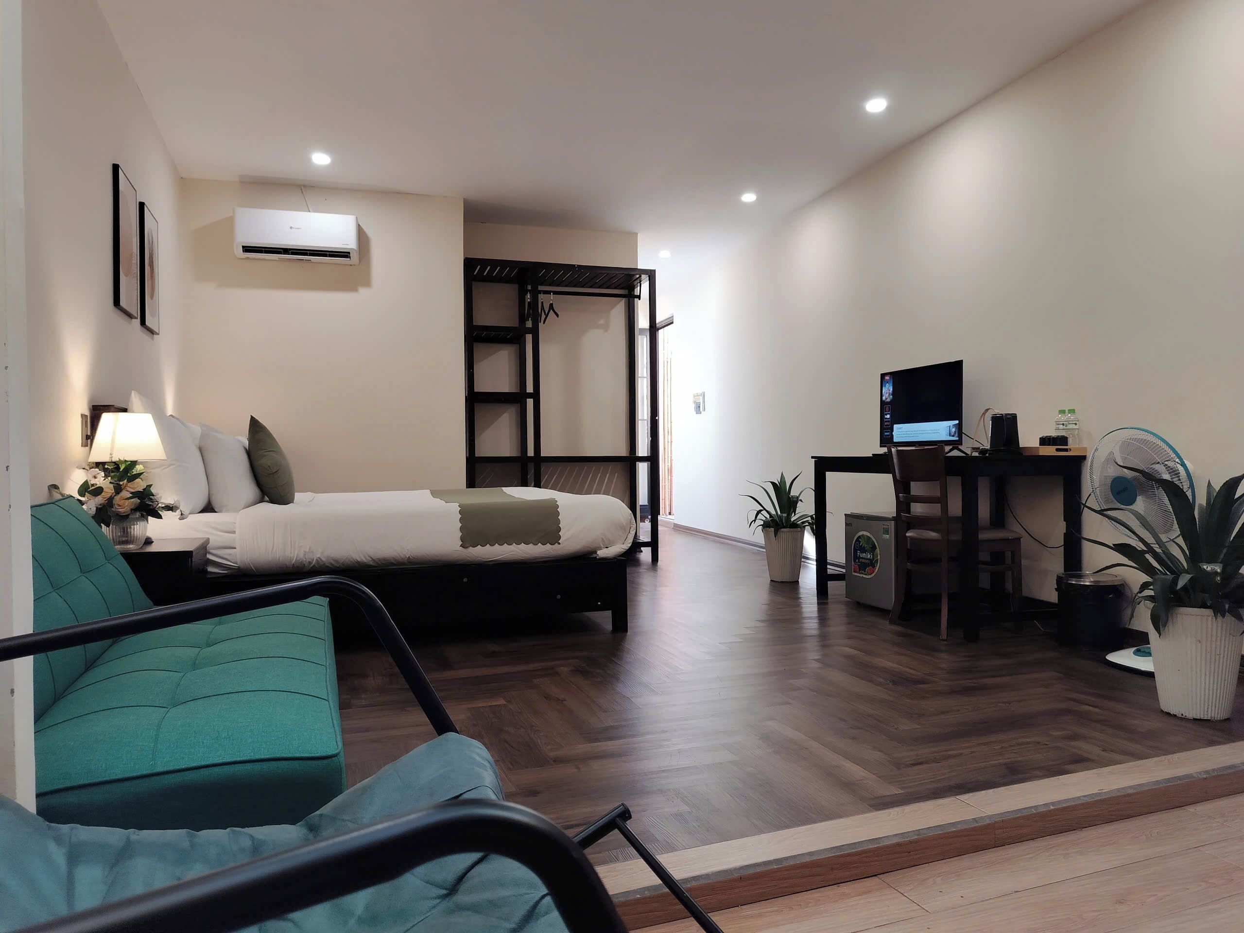 Deluxe Double Room, Mountain View | Desk, laptop workspace, free WiFi