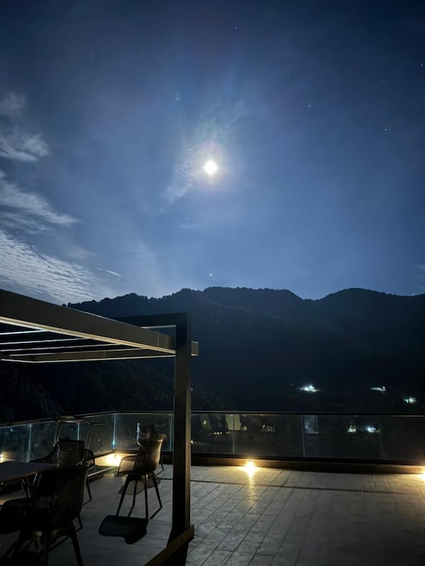 Terrace/patio - Avatara (Dwarahat Range)