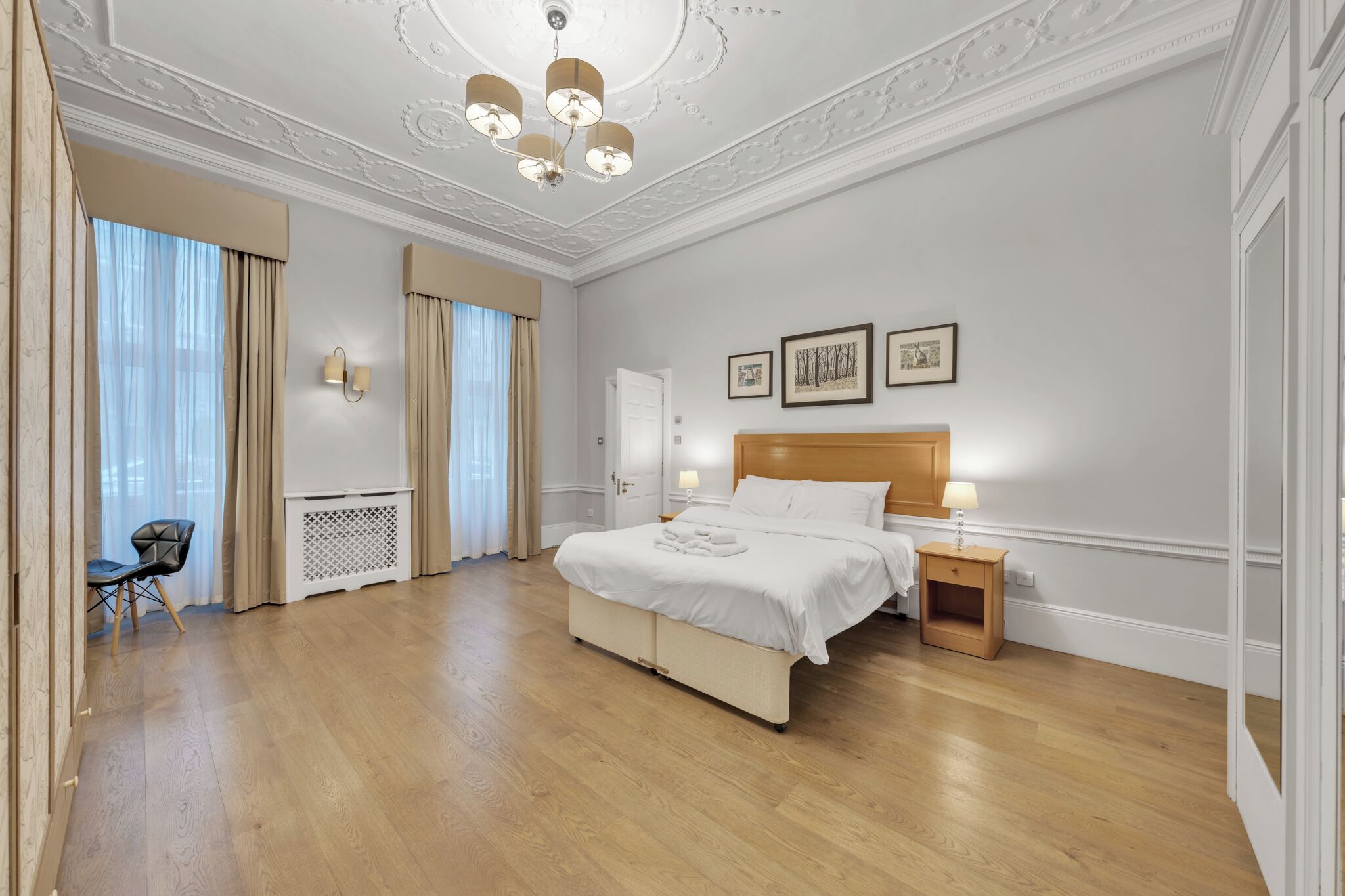 Apartamento, 1 cama King, para não fumantes | Cortinas blackout, ferros/tábuas de passar roupa, Wi-Fi de cortesia