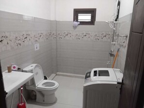 Family Apartment, Garden View | Bathroom - licencez bosa apartment katunayake  (Katunayake)