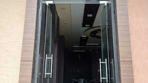 施設の入り口