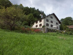 المنشأة من الخارج