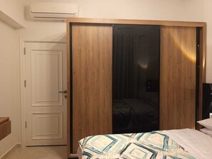1 quarto, Wi-Fi de cortesia, roupa de cama